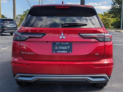 2025 Mitsubishi Outlander SE