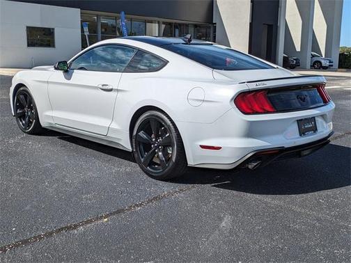 2022 Ford Mustang EcoBoost