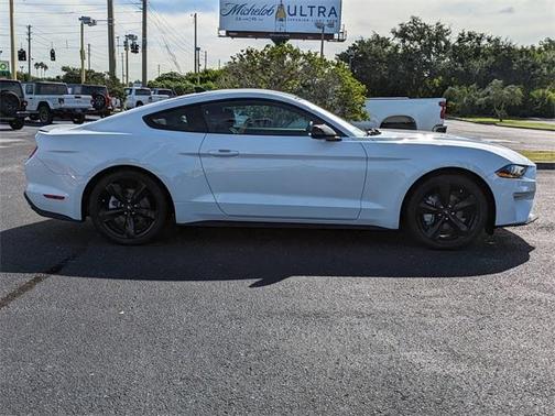 2022 Ford Mustang EcoBoost