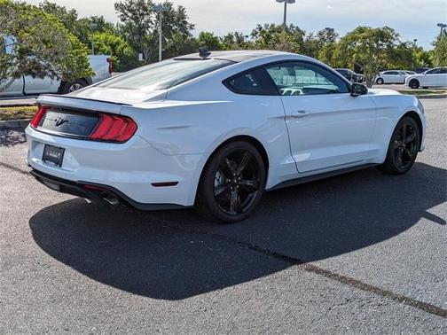 2022 Ford Mustang EcoBoost
