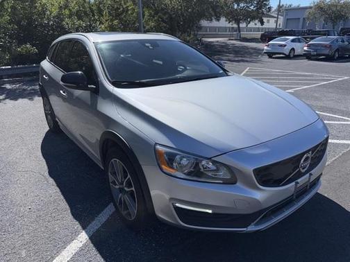 2018 Volvo V60 Cross Country T5