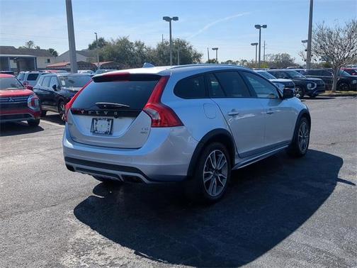 2018 Volvo V60 Cross Country T5