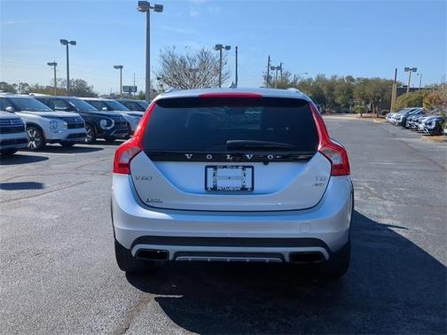 2018 Volvo V60 Cross Country T5