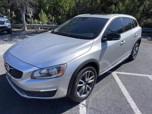 2018 Volvo V60 Cross Country T5