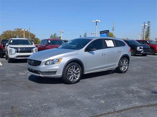 2018 Volvo V60 Cross Country T5