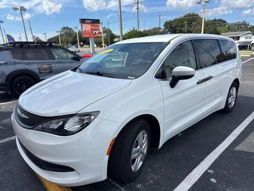 2021 Chrysler Voyager L