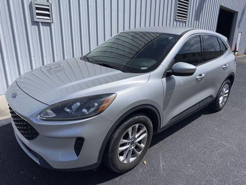 Ingot Silver 2020 Ford Escape SE
