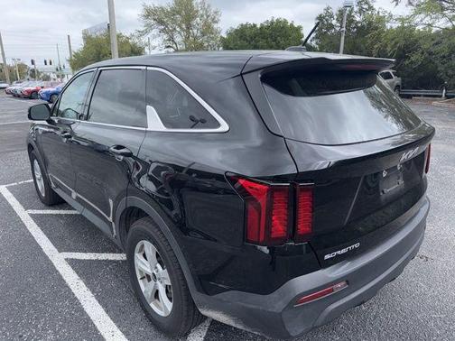 2023 Kia Sorento LX