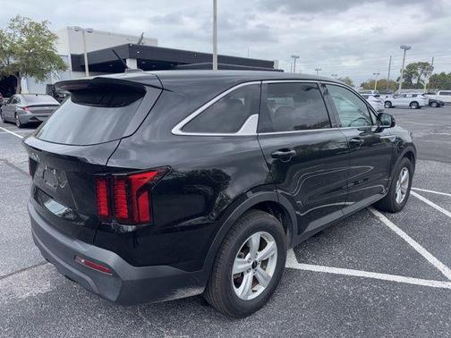 2023 Kia Sorento LX