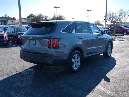 2022 Kia Sorento LX