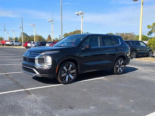 2026 Mitsubishi Outlander SE