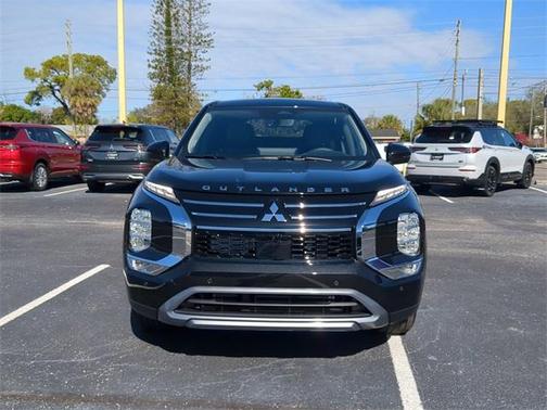2026 Mitsubishi Outlander SE