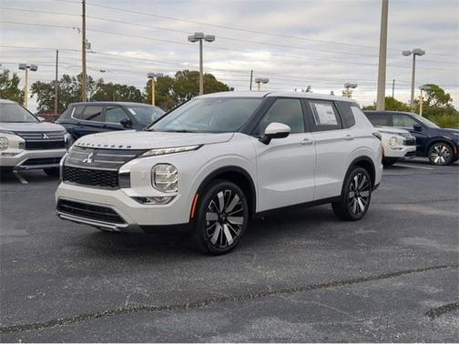 2026 Mitsubishi Outlander SE