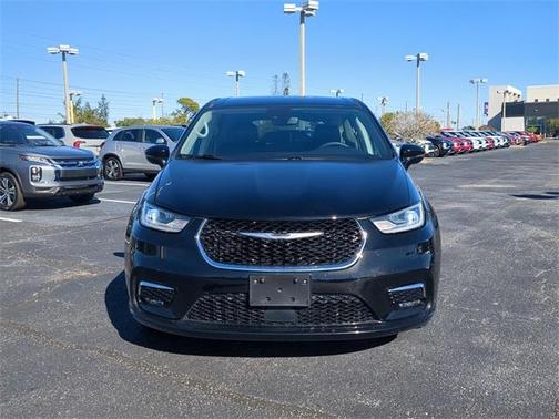 2024 Chrysler Pacifica Touring-L