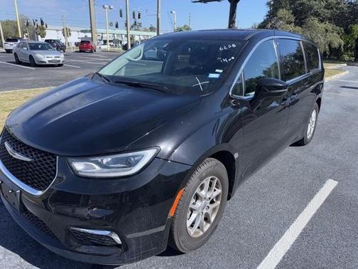 2024 Chrysler Pacifica Touring-L