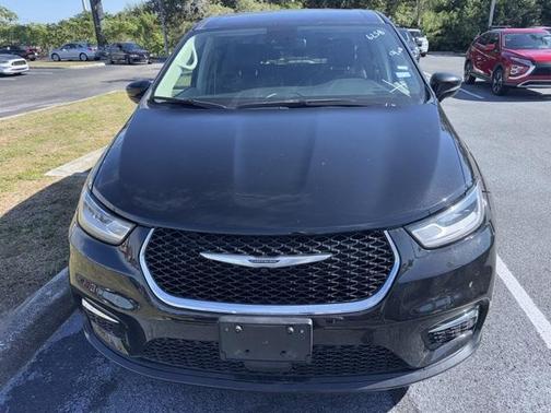 2024 Chrysler Pacifica Touring-L