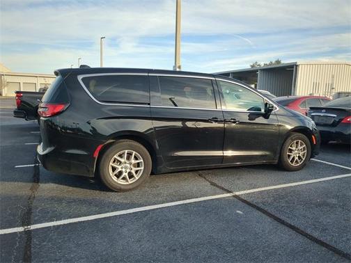 2024 Chrysler Pacifica Touring-L