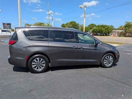 2021 Chrysler Pacifica Hybrid Touring L