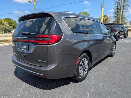 2021 Chrysler Pacifica Hybrid Touring L