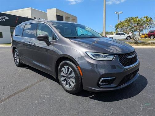 2021 Chrysler Pacifica Hybrid Touring L