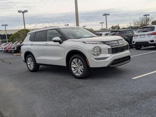 2026 Mitsubishi Outlander ES