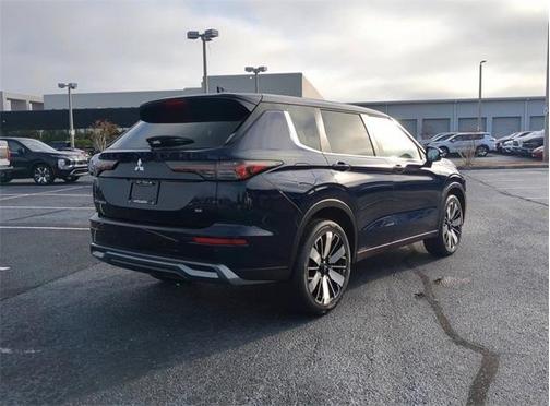 2026 Mitsubishi Outlander SE