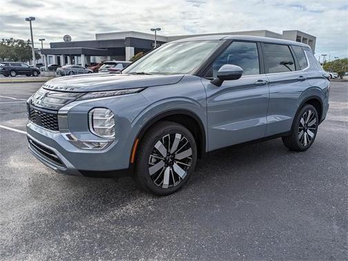 2025 Mitsubishi Outlander SE