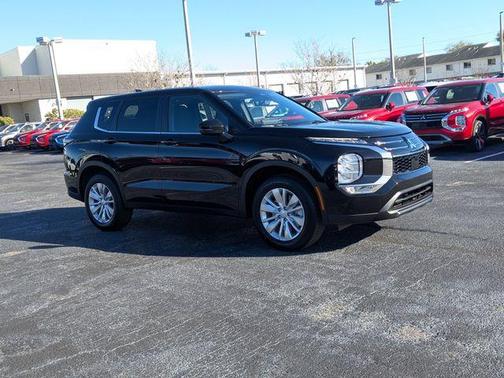 2026 Mitsubishi Outlander ES