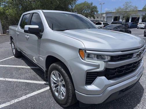 Silver Ice Metallic 2022 Chevrolet Silverado 1500 LT