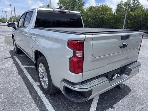 Silver Ice Metallic 2022 Chevrolet Silverado 1500 LT