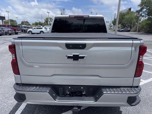 Silver Ice Metallic 2022 Chevrolet Silverado 1500 LT