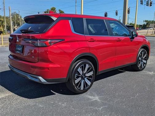 2025 Mitsubishi Outlander SE