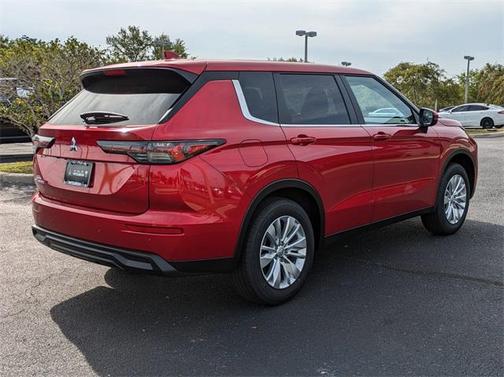 2025 Mitsubishi Outlander ES
