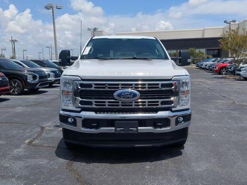 Oxford White 2025 Ford F-250 XLT