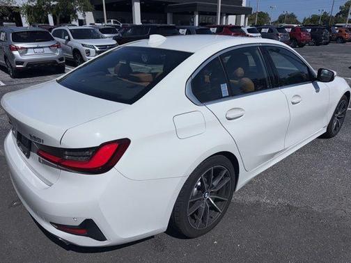 Alpine White 2022 BMW 330 i