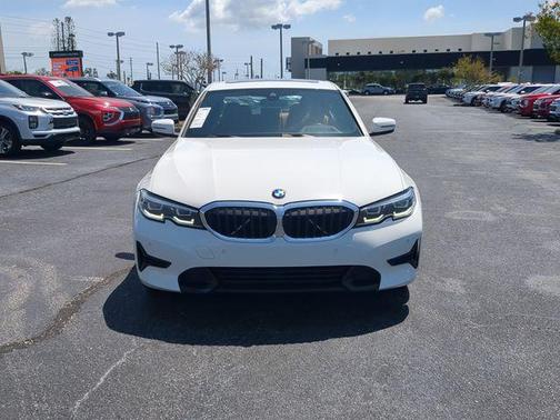 Alpine White 2022 BMW 330 i
