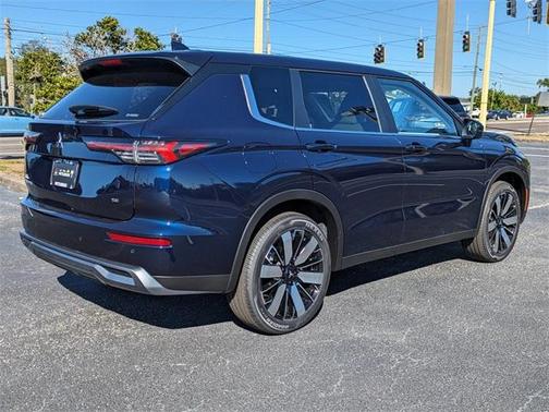 2025 Mitsubishi Outlander SE