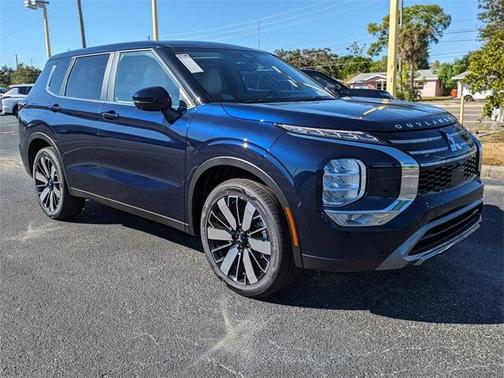 2025 Mitsubishi Outlander SE