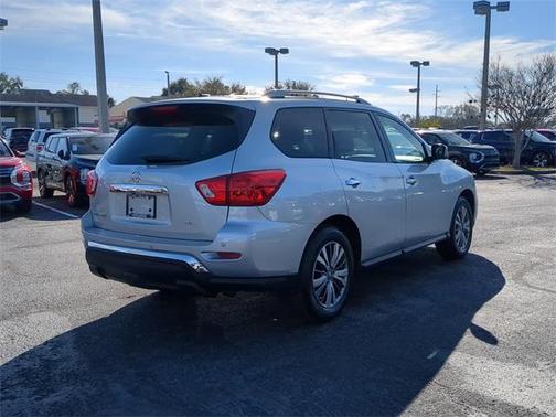 2018 Nissan Pathfinder SL