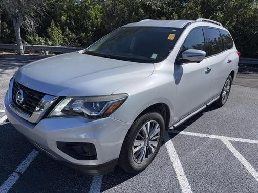 2018 Nissan Pathfinder SL