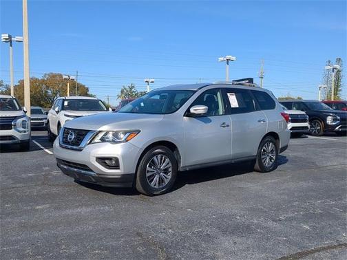 2018 Nissan Pathfinder SL
