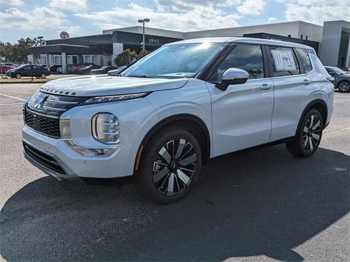 2025 Mitsubishi Outlander SE
