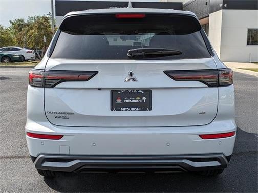 2025 Mitsubishi Outlander SE