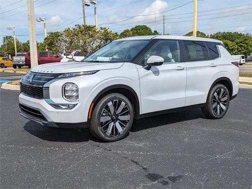 2025 Mitsubishi Outlander SE