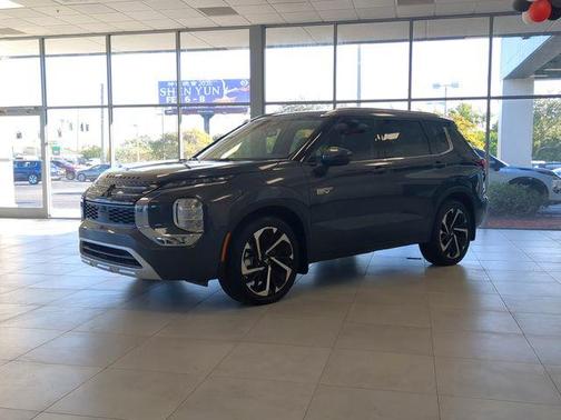 2025 Mitsubishi Outlander PHEV SEL