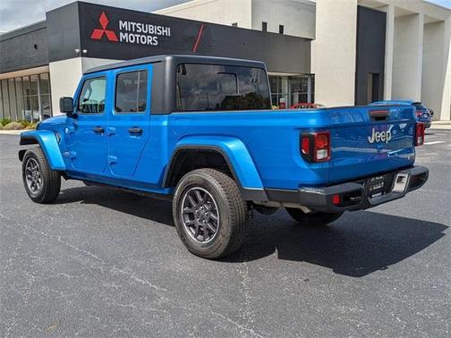 2023 Jeep Gladiator Overland