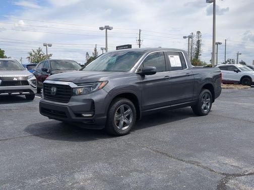 Silver 2023 Honda Ridgeline RTL