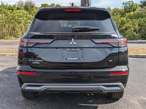 2025 Mitsubishi Outlander SE