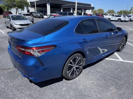 Blue Crush Metallic 2018 Toyota Camry SE