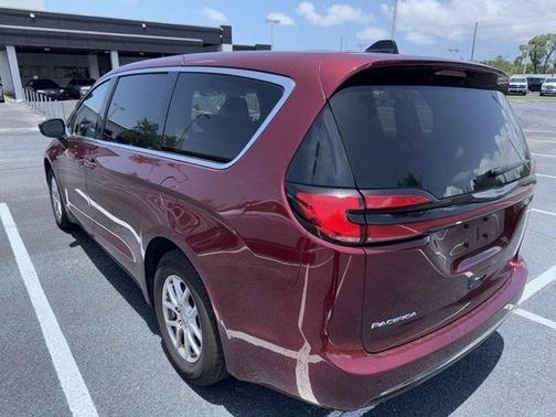 2023 Chrysler Pacifica Touring-L